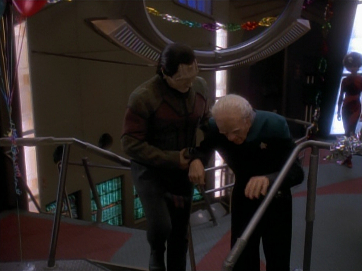 extant_StarTrek_DS9_3x18-DistantVoices_02912.jpg