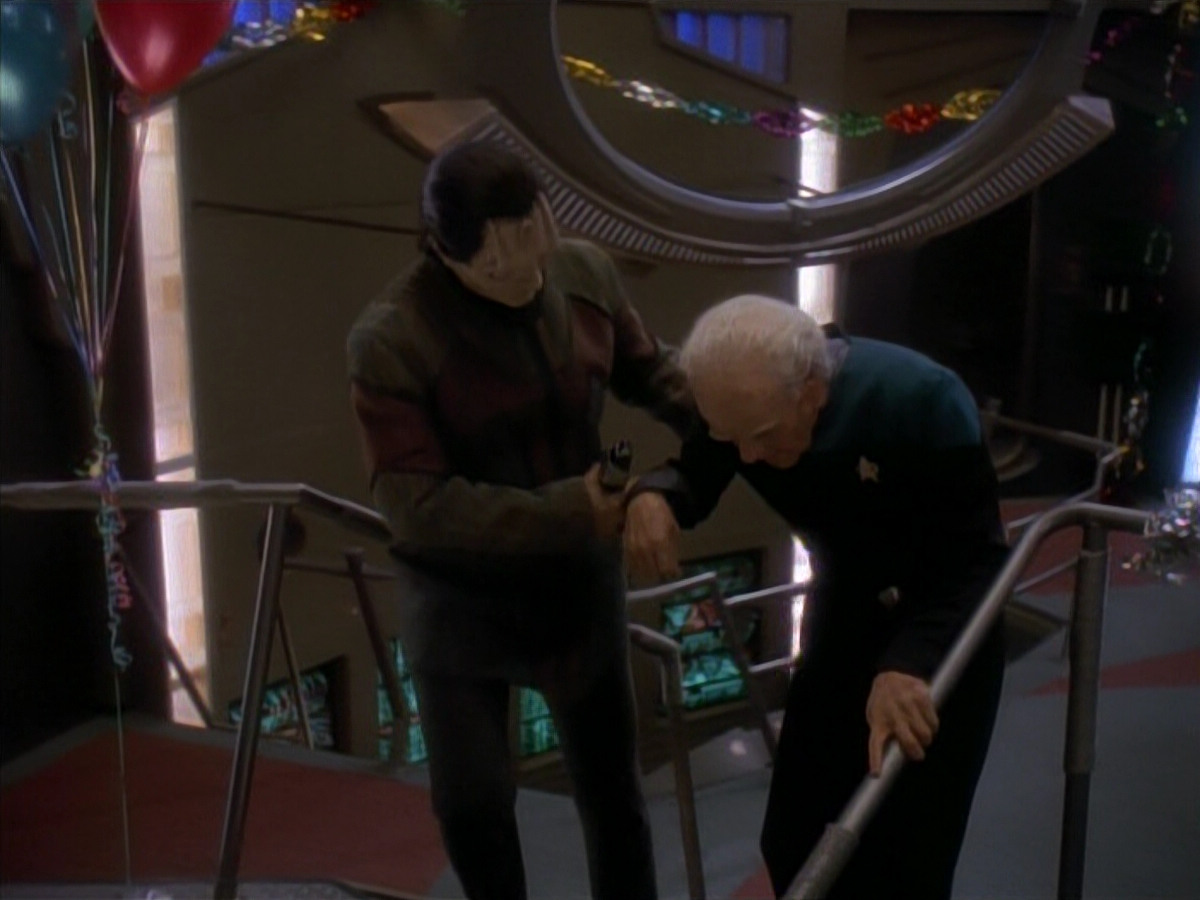 extant_StarTrek_DS9_3x18-DistantVoices_02914.jpg