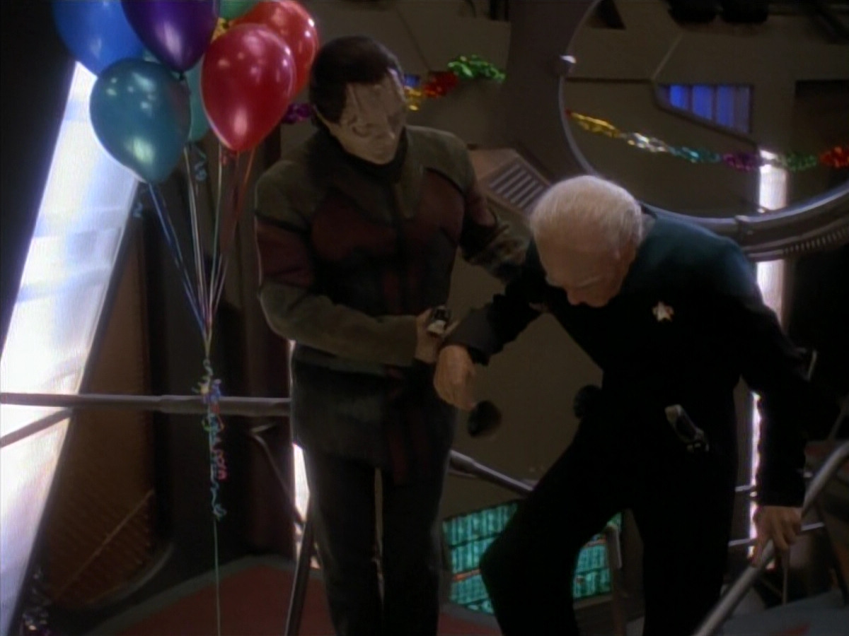 extant_StarTrek_DS9_3x18-DistantVoices_02918.jpg