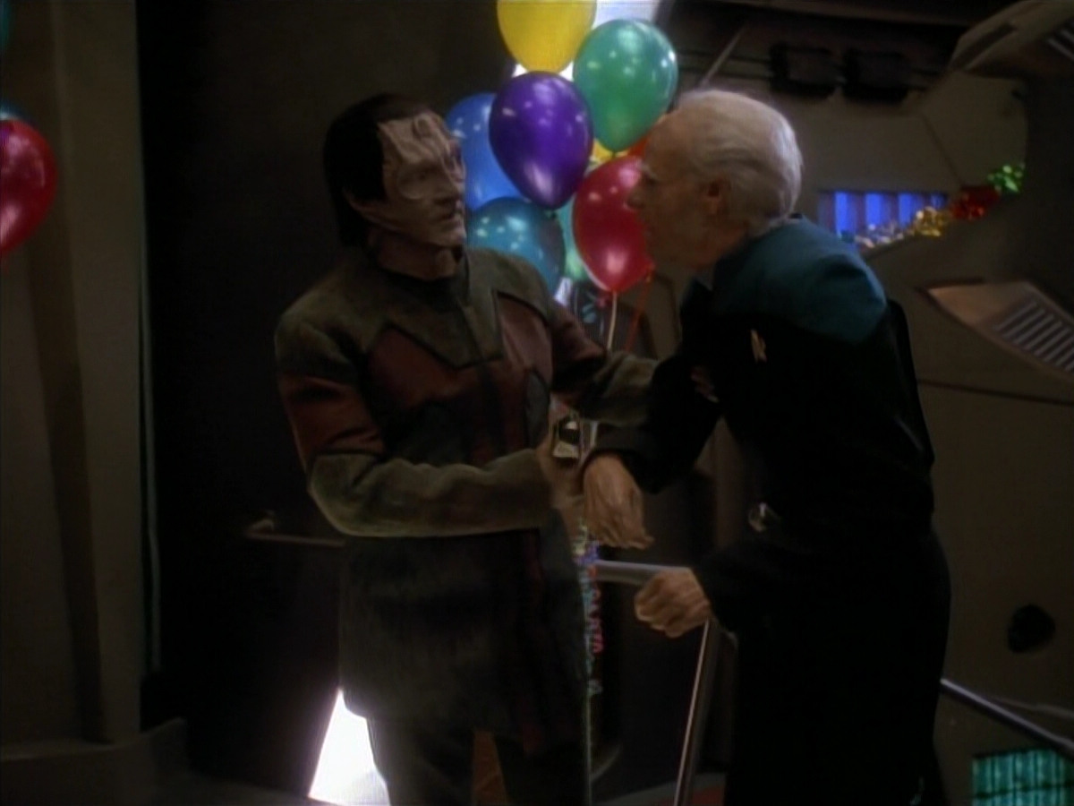 extant_StarTrek_DS9_3x18-DistantVoices_02925.jpg