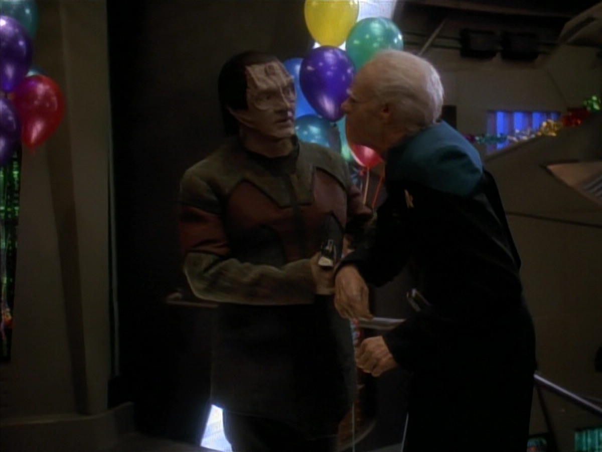 extant_StarTrek_DS9_3x18-DistantVoices_02926.jpg
