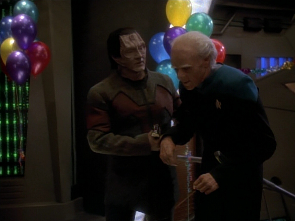 extant_StarTrek_DS9_3x18-DistantVoices_02927.jpg
