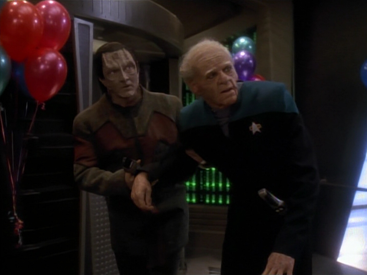 extant_StarTrek_DS9_3x18-DistantVoices_02935.jpg