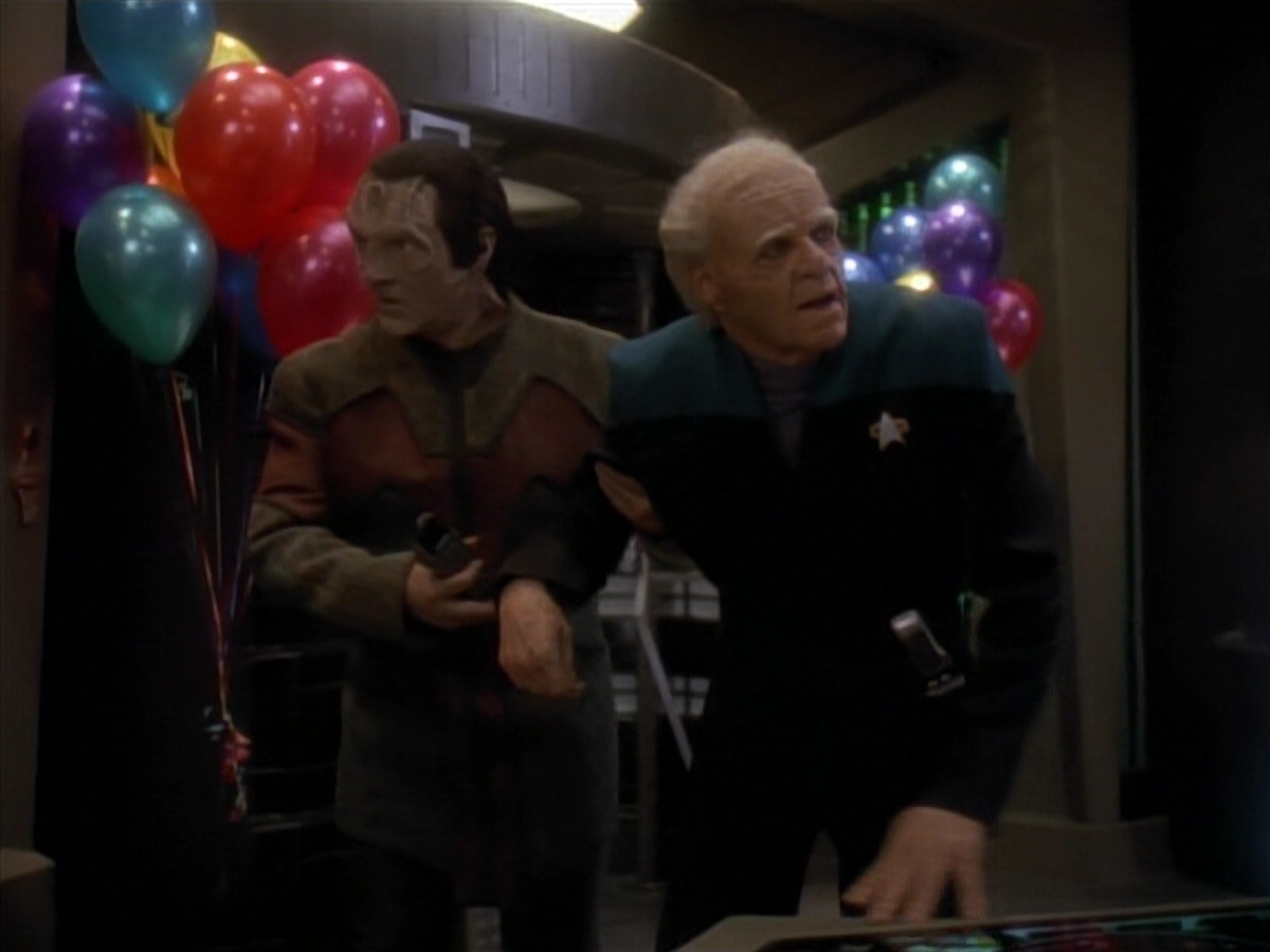 extant_StarTrek_DS9_3x18-DistantVoices_02937.jpg