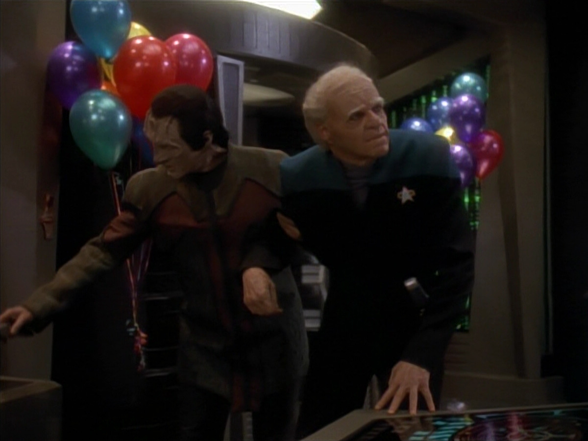 extant_StarTrek_DS9_3x18-DistantVoices_02938.jpg