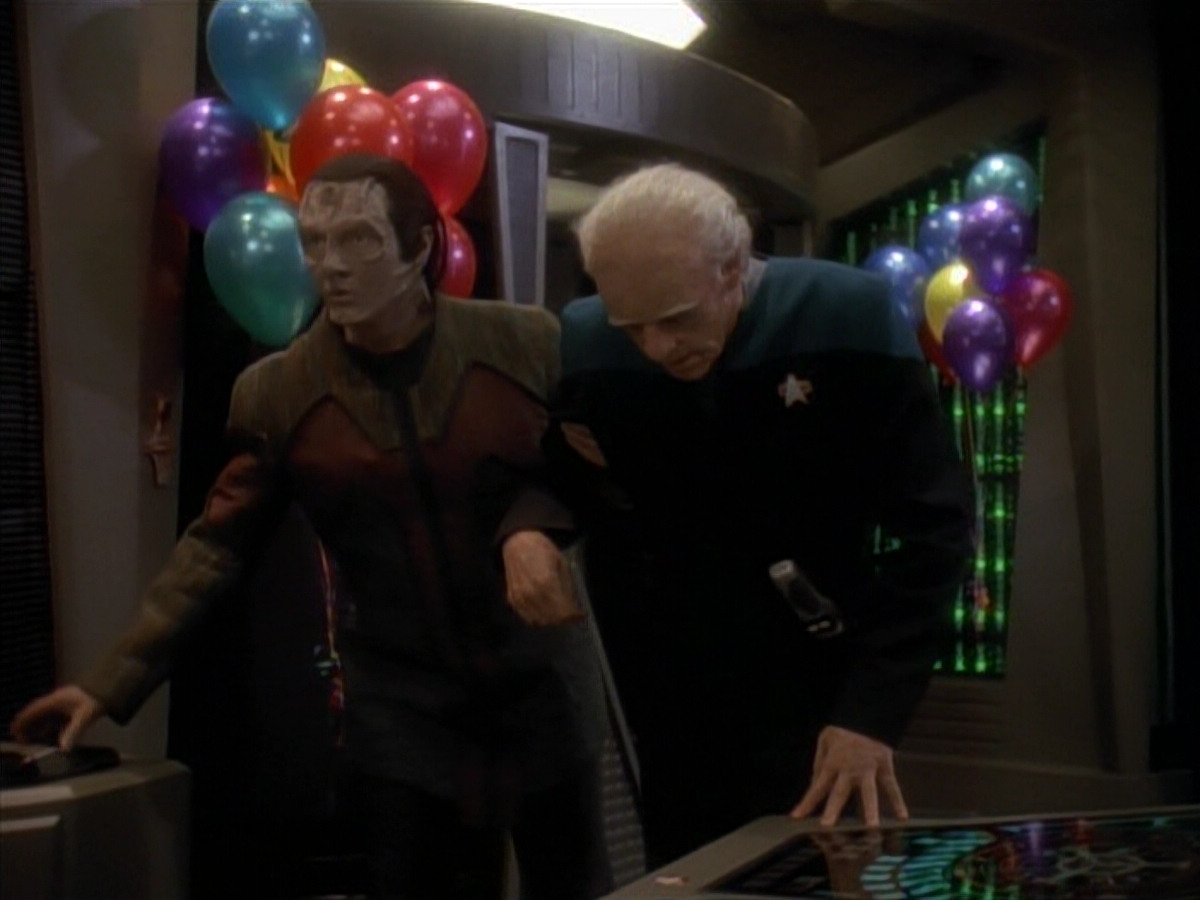 extant_StarTrek_DS9_3x18-DistantVoices_02939.jpg