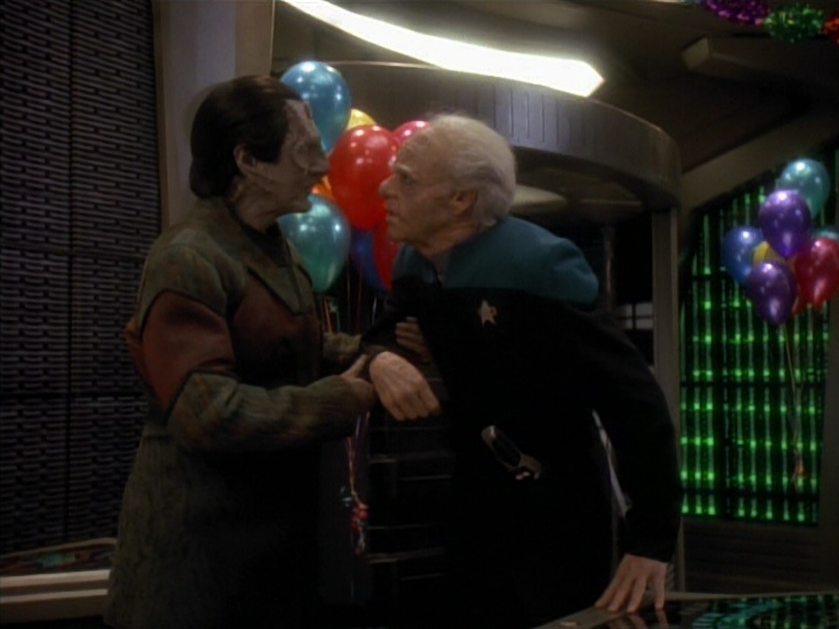 extant_StarTrek_DS9_3x18-DistantVoices_02948.jpg
