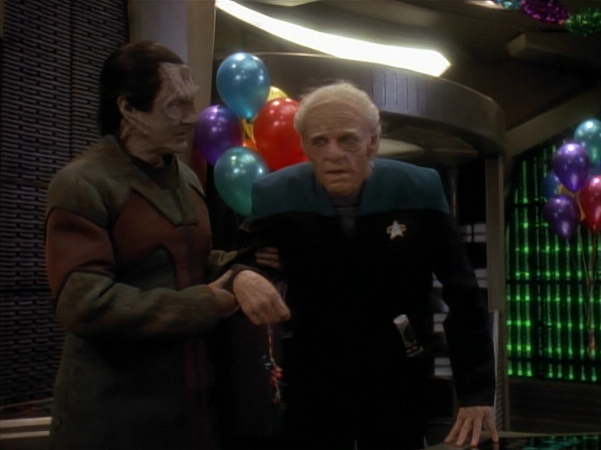 extant_StarTrek_DS9_3x18-DistantVoices_02956.jpg