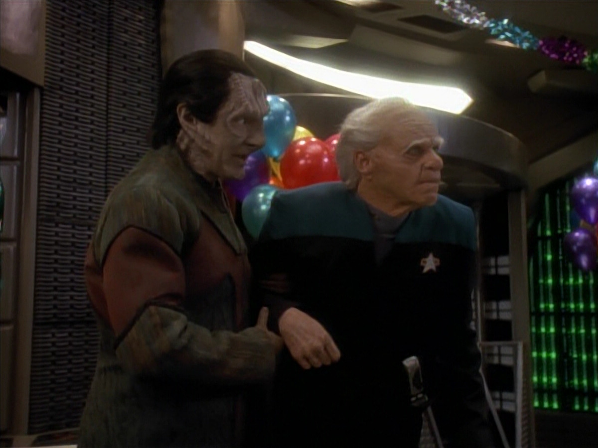 extant_StarTrek_DS9_3x18-DistantVoices_02960.jpg