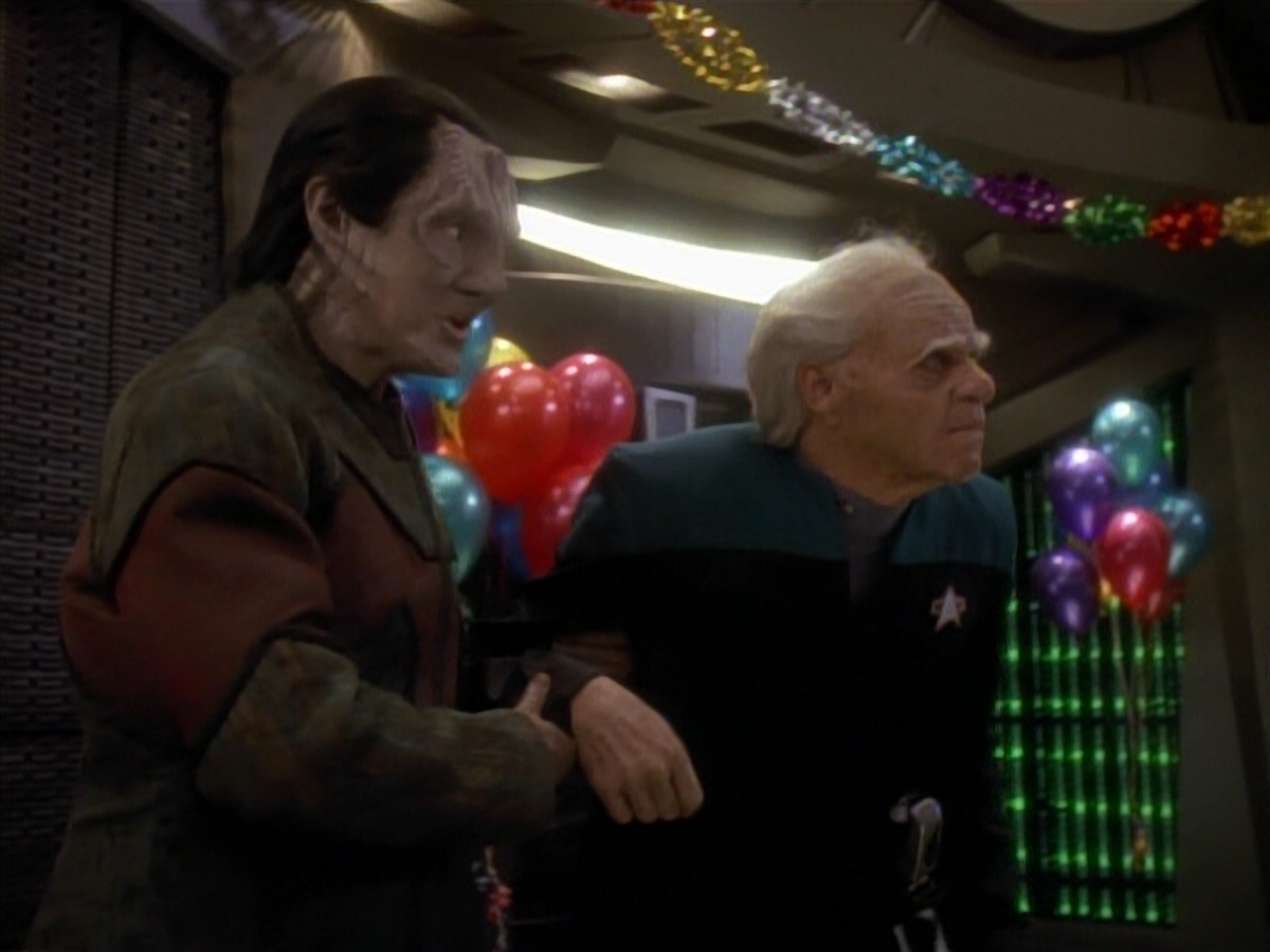 extant_StarTrek_DS9_3x18-DistantVoices_02962.jpg