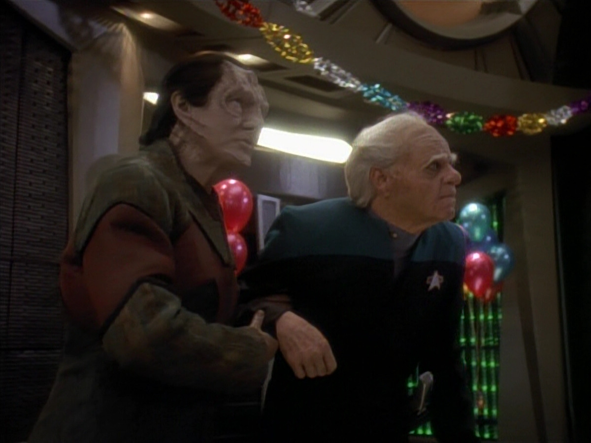 extant_StarTrek_DS9_3x18-DistantVoices_02963.jpg