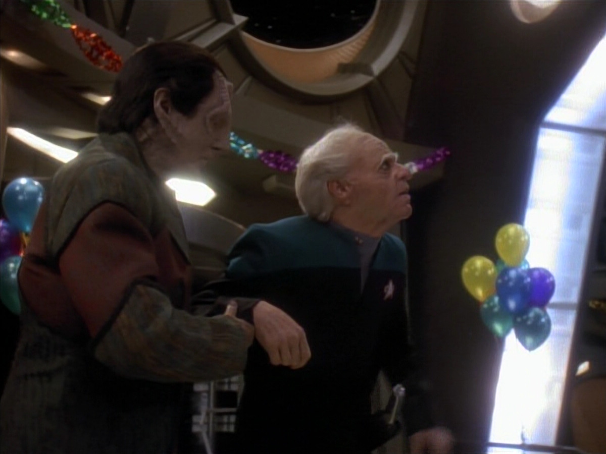 extant_StarTrek_DS9_3x18-DistantVoices_02966.jpg