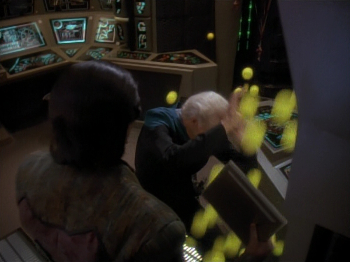 extant_StarTrek_DS9_3x18-DistantVoices_02977.jpg