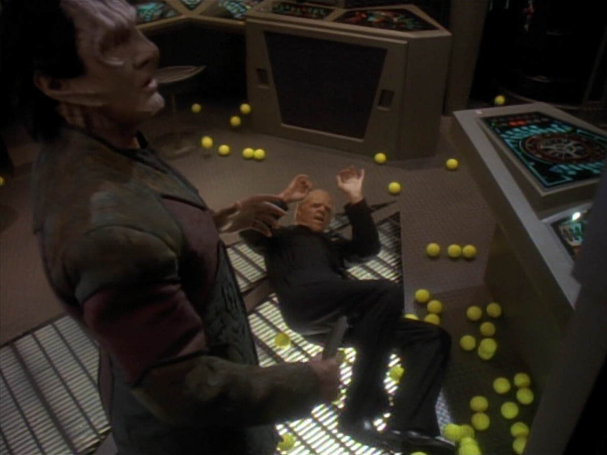 extant_StarTrek_DS9_3x18-DistantVoices_02980.jpg