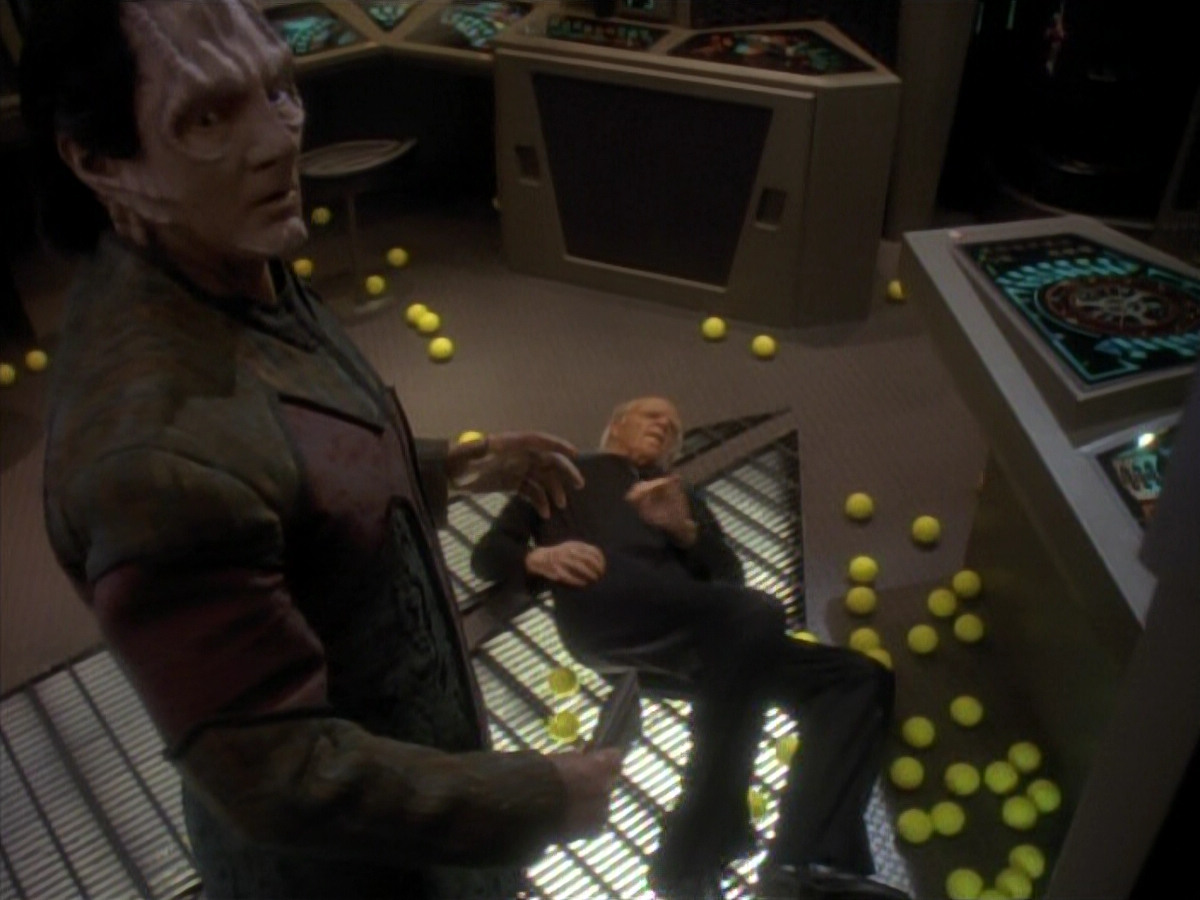 extant_StarTrek_DS9_3x18-DistantVoices_02981.jpg