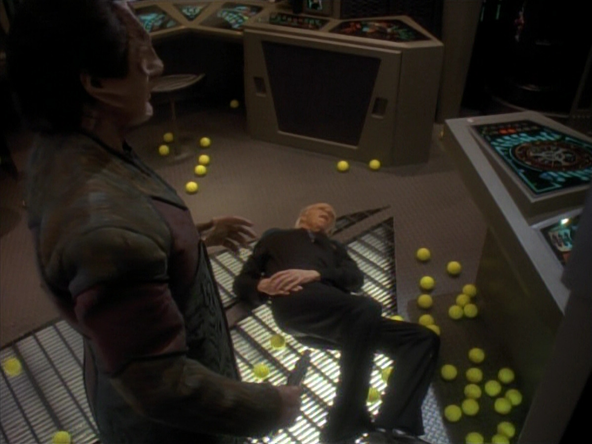 extant_StarTrek_DS9_3x18-DistantVoices_02982.jpg