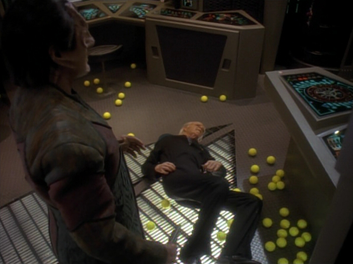 extant_StarTrek_DS9_3x18-DistantVoices_02983.jpg