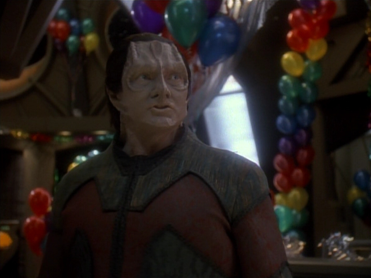extant_StarTrek_DS9_3x18-DistantVoices_02986.jpg