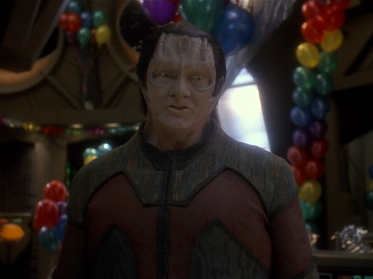 extant_StarTrek_DS9_3x18-DistantVoices_03007.jpg