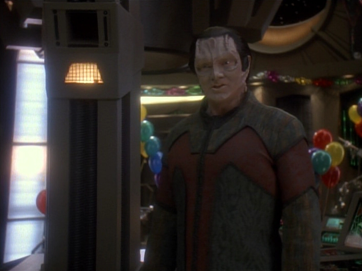 extant_StarTrek_DS9_3x18-DistantVoices_03027.jpg