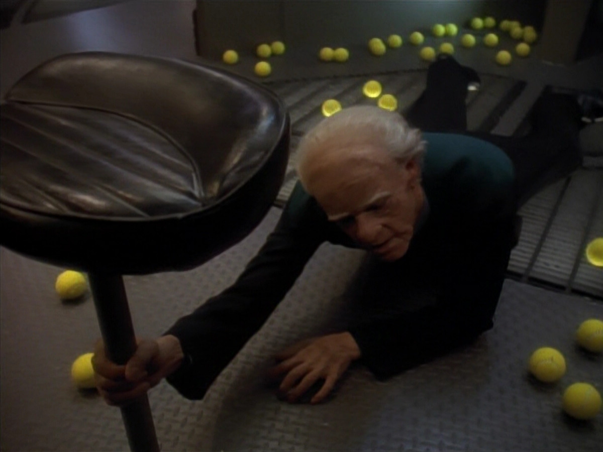 extant_StarTrek_DS9_3x18-DistantVoices_03033.jpg
