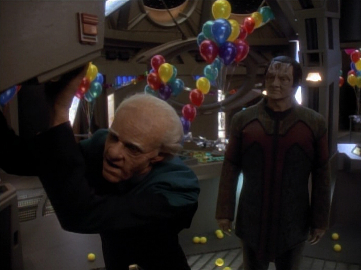 extant_StarTrek_DS9_3x18-DistantVoices_03049.jpg