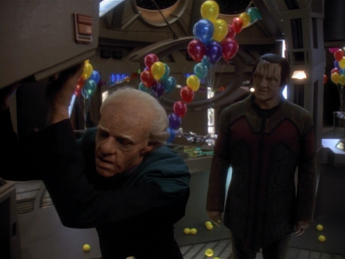 extant_StarTrek_DS9_3x18-DistantVoices_03054.jpg
