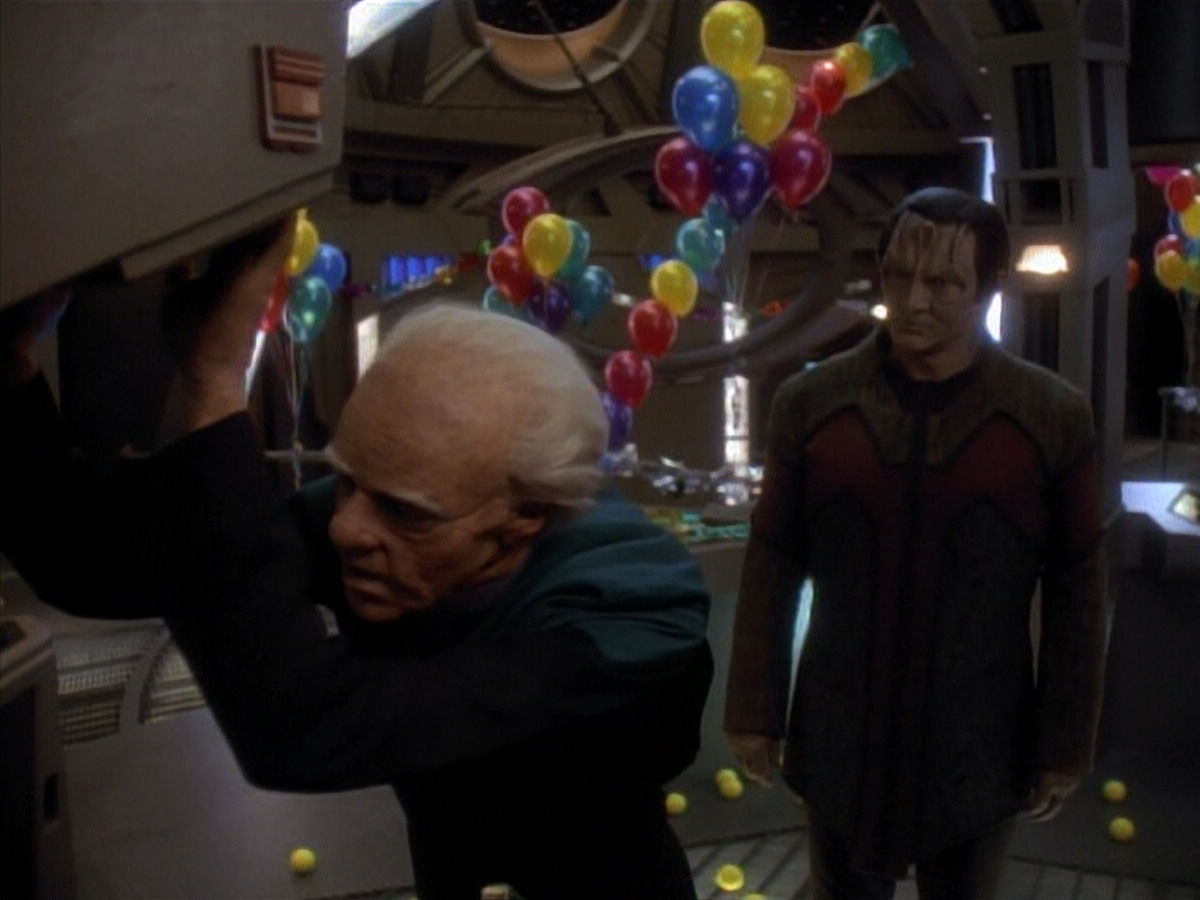 extant_StarTrek_DS9_3x18-DistantVoices_03057.jpg