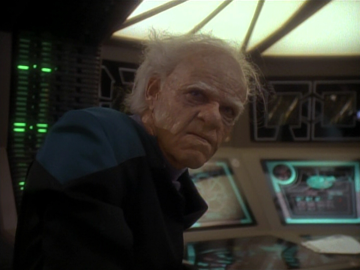 extant_StarTrek_DS9_3x18-DistantVoices_03079.jpg