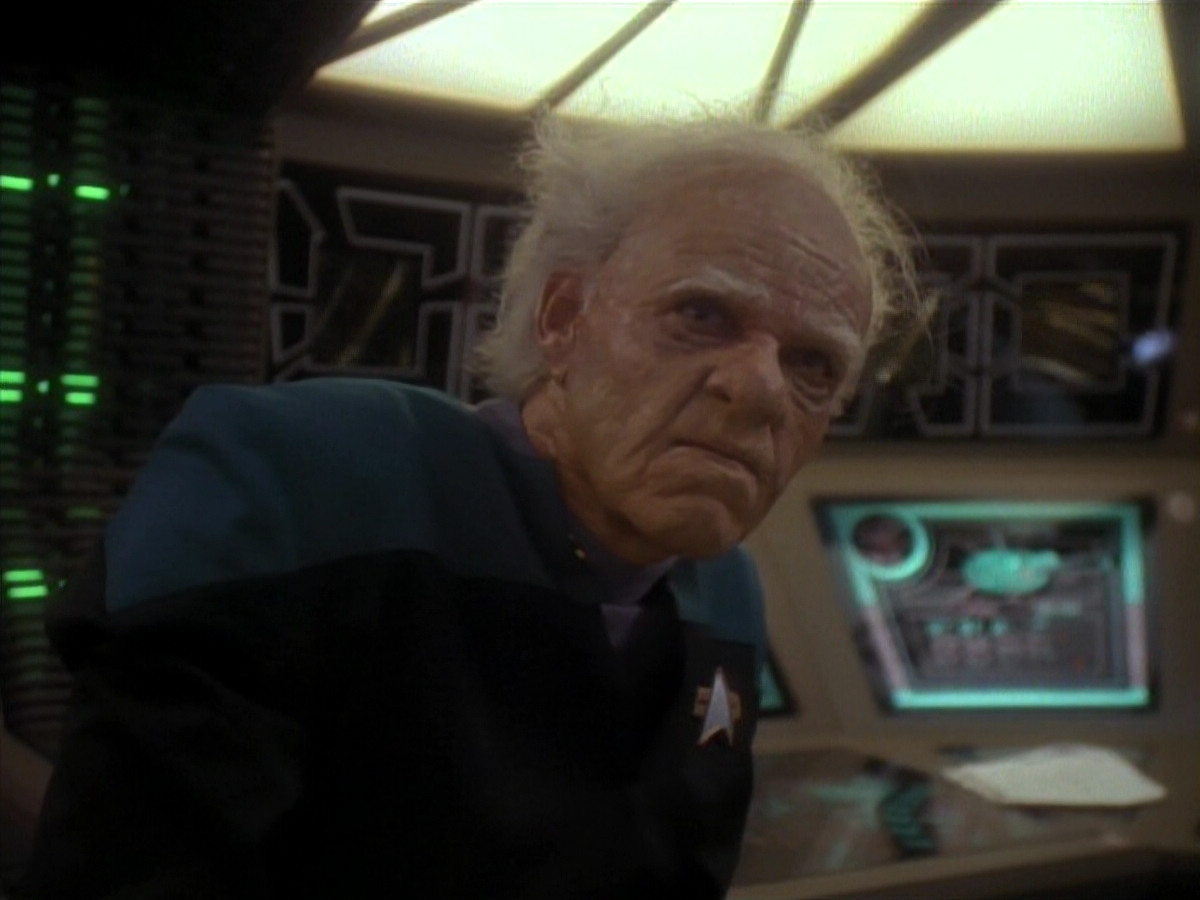 extant_StarTrek_DS9_3x18-DistantVoices_03087.jpg