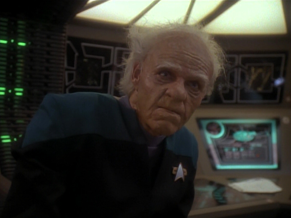 extant_StarTrek_DS9_3x18-DistantVoices_03097.jpg
