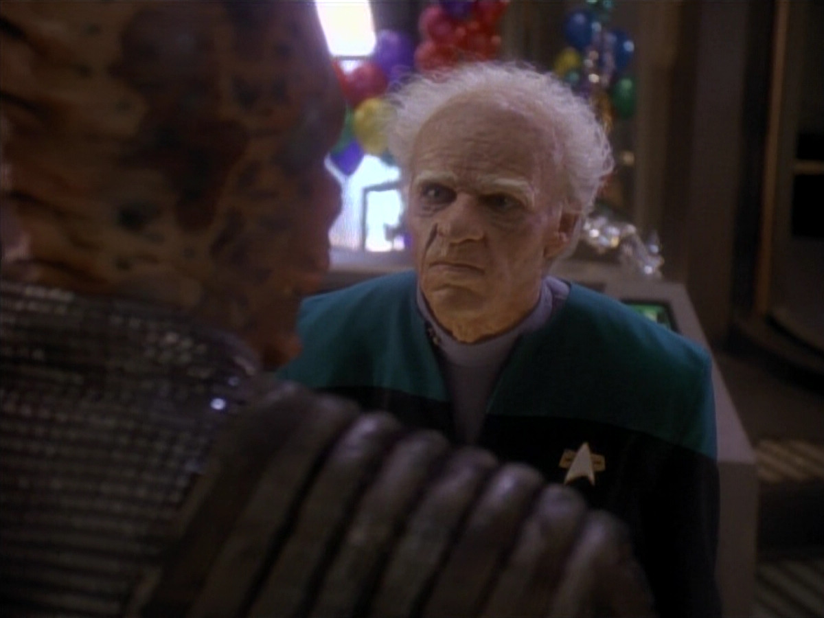 extant_StarTrek_DS9_3x18-DistantVoices_03205.jpg