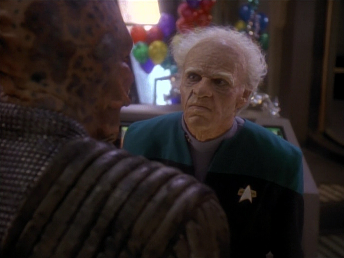 extant_StarTrek_DS9_3x18-DistantVoices_03207.jpg