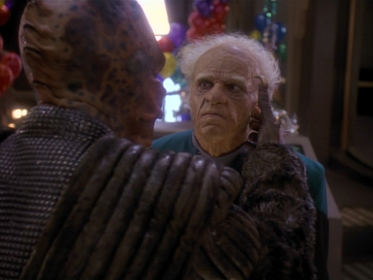 extant_StarTrek_DS9_3x18-DistantVoices_03210.jpg