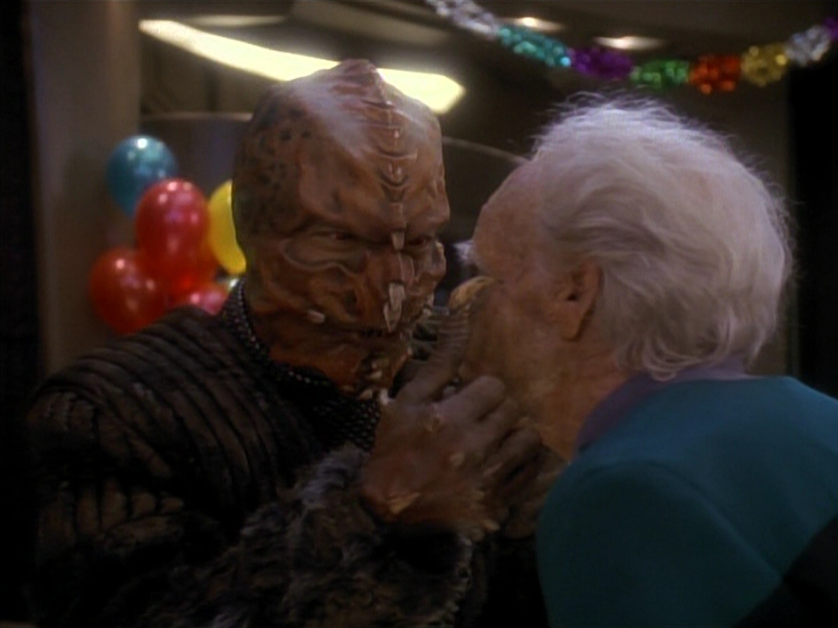 extant_StarTrek_DS9_3x18-DistantVoices_03215.jpg