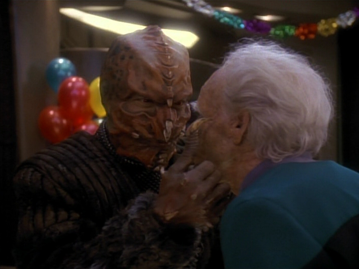 extant_StarTrek_DS9_3x18-DistantVoices_03216.jpg
