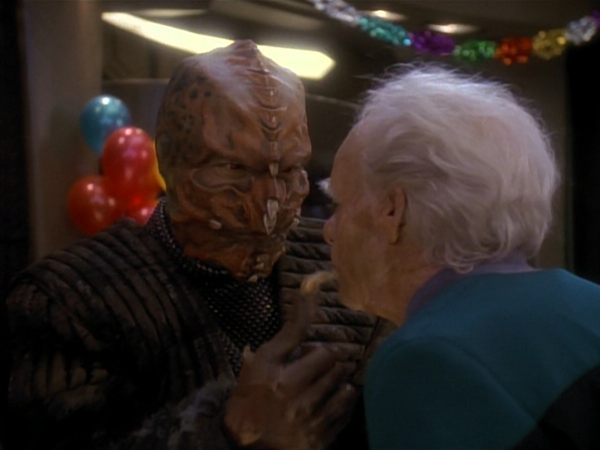 extant_StarTrek_DS9_3x18-DistantVoices_03219.jpg
