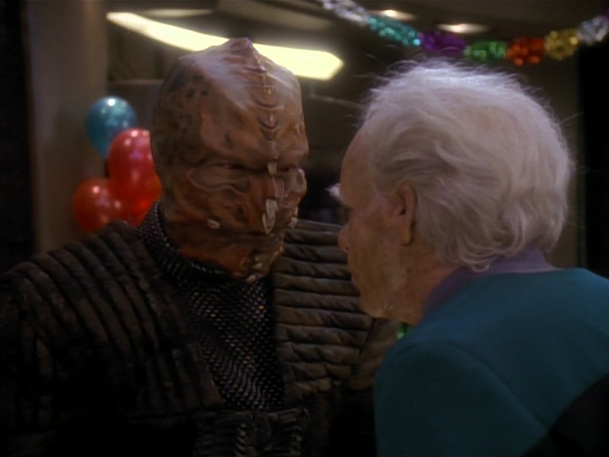 extant_StarTrek_DS9_3x18-DistantVoices_03220.jpg