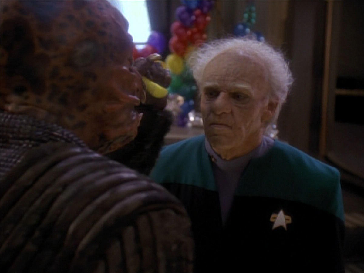 extant_StarTrek_DS9_3x18-DistantVoices_03228.jpg