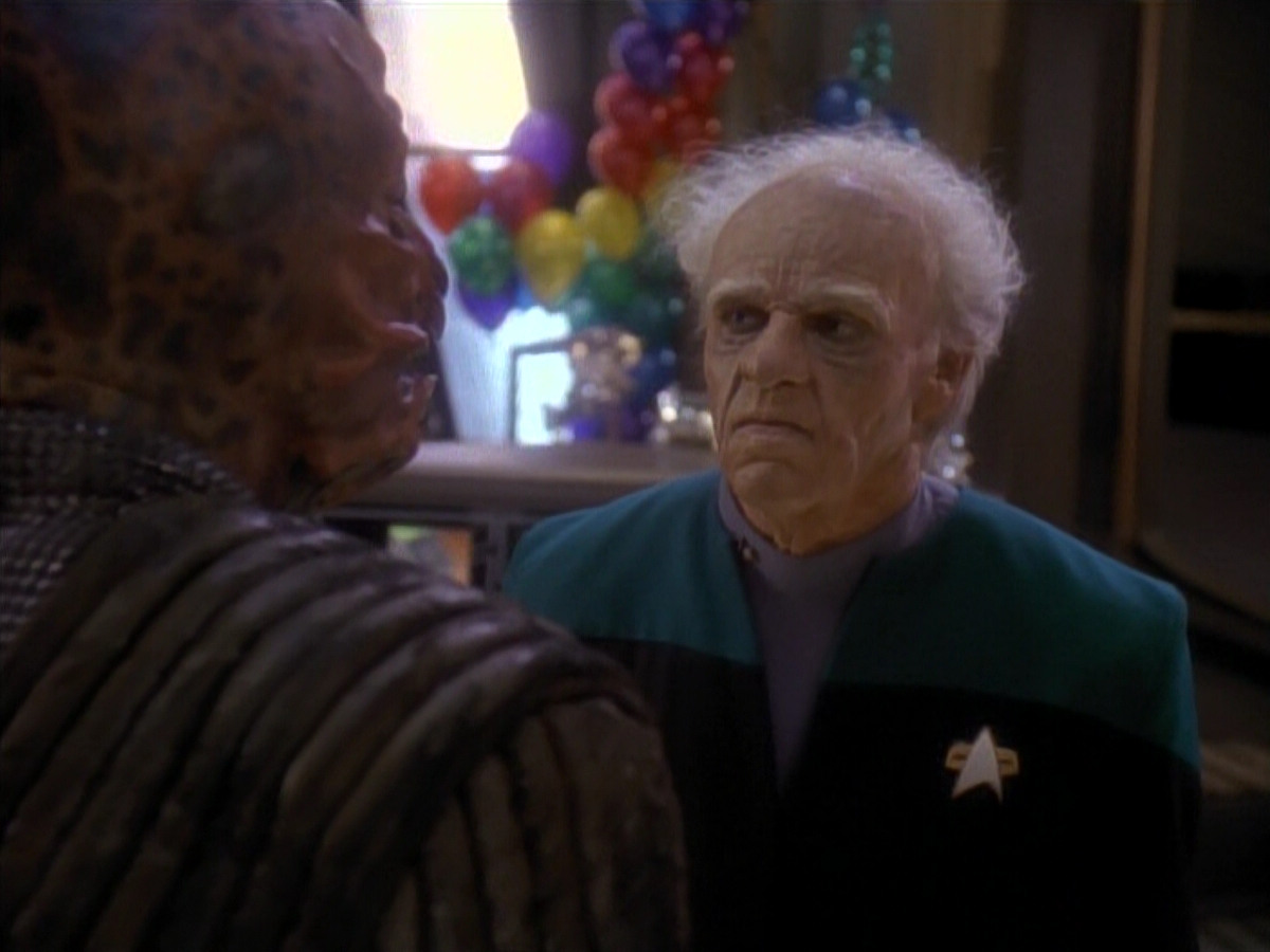 extant_StarTrek_DS9_3x18-DistantVoices_03229.jpg