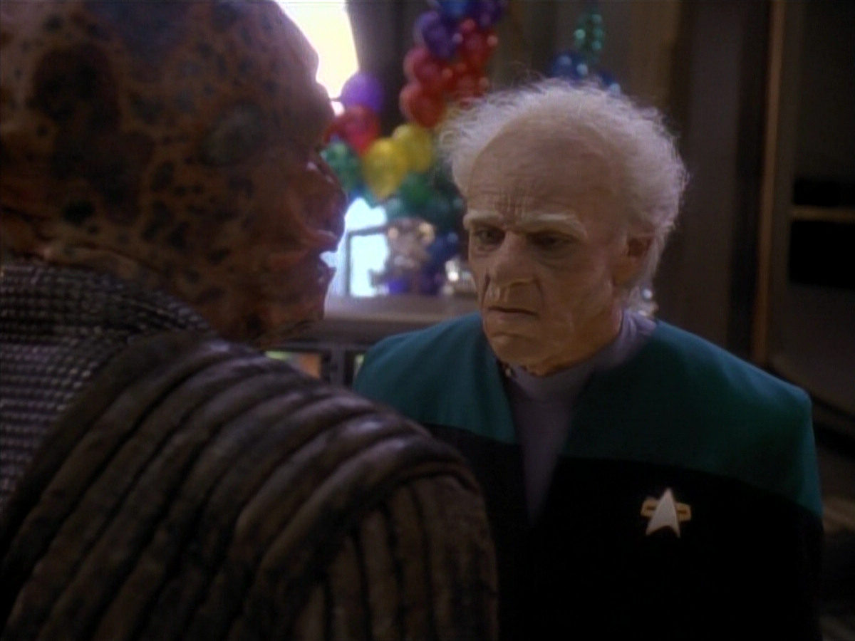 extant_StarTrek_DS9_3x18-DistantVoices_03232.jpg