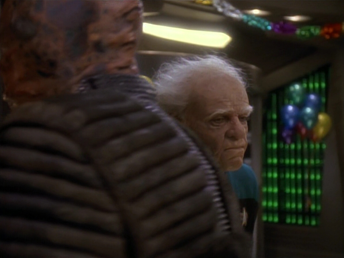 extant_StarTrek_DS9_3x18-DistantVoices_03270.jpg
