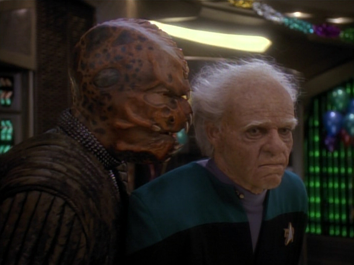 extant_StarTrek_DS9_3x18-DistantVoices_03282.jpg