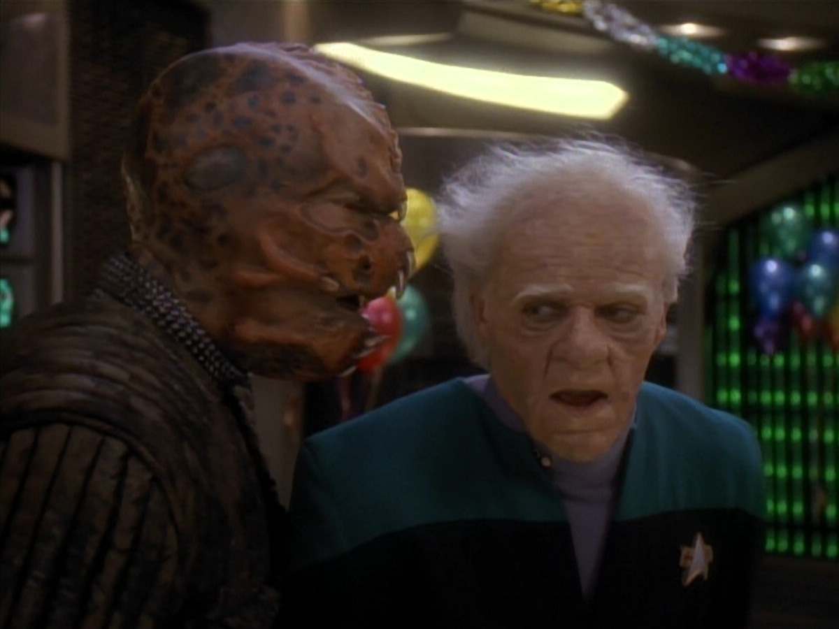 extant_StarTrek_DS9_3x18-DistantVoices_03292.jpg