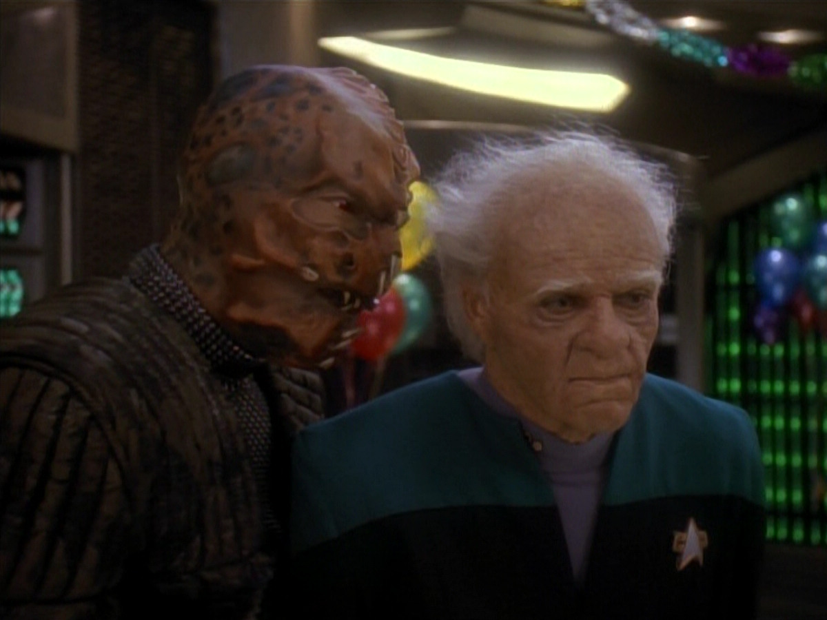 extant_StarTrek_DS9_3x18-DistantVoices_03300.jpg