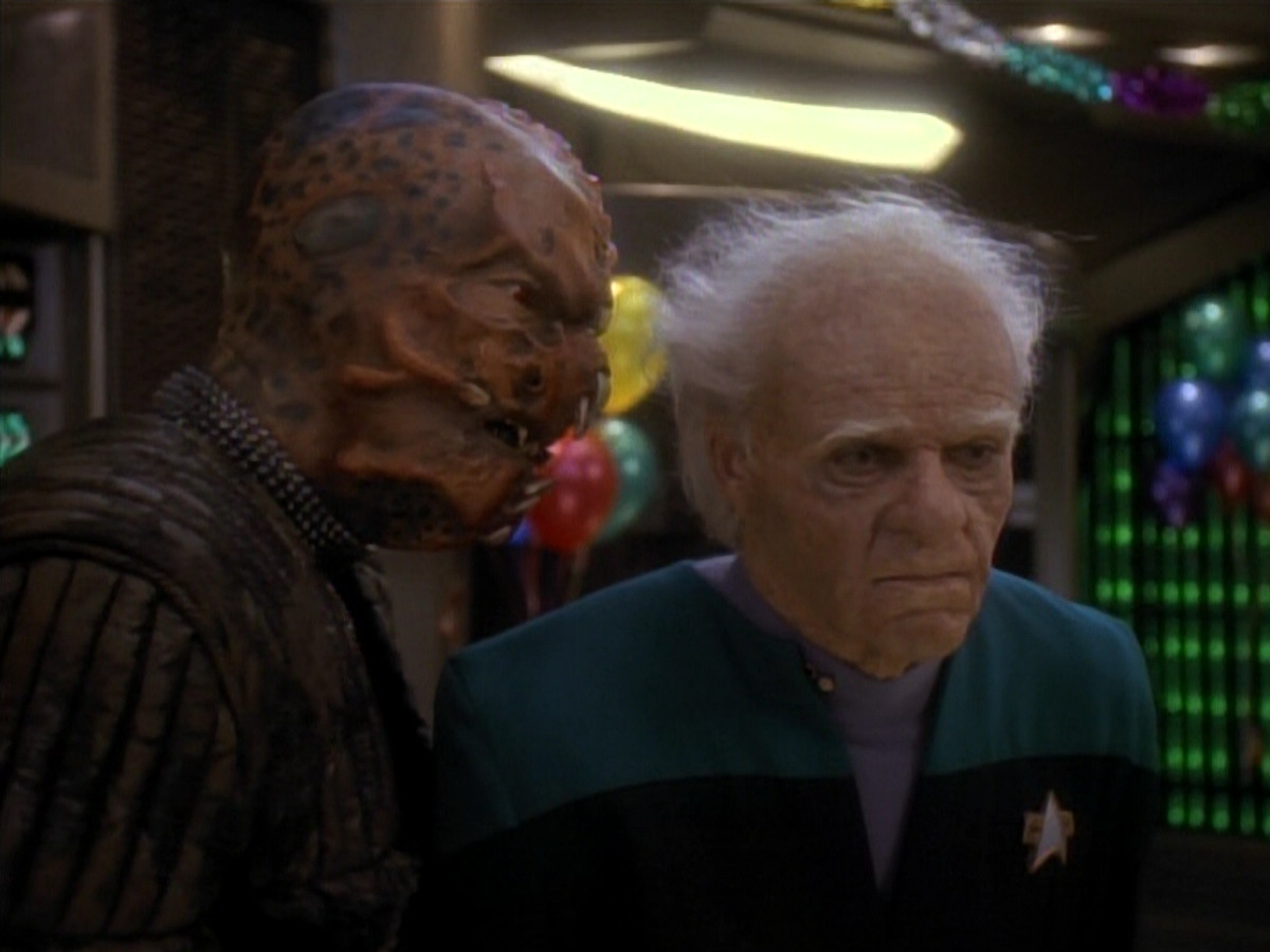 extant_StarTrek_DS9_3x18-DistantVoices_03302.jpg