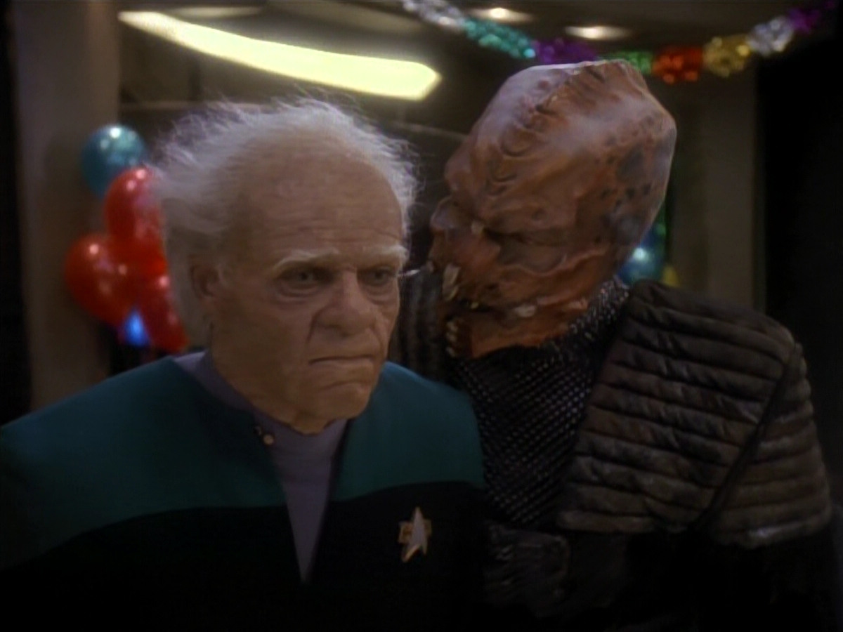 extant_StarTrek_DS9_3x18-DistantVoices_03309.jpg