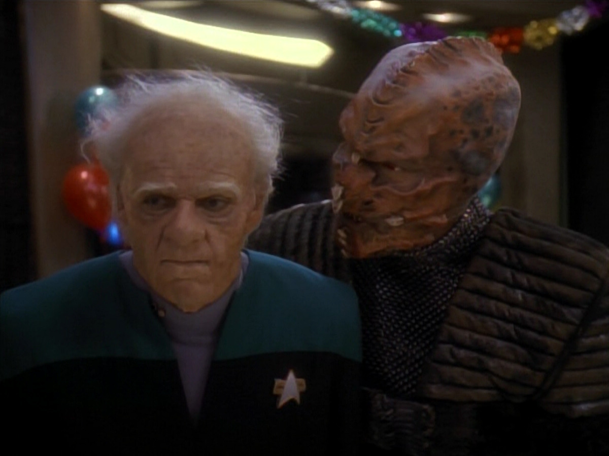 extant_StarTrek_DS9_3x18-DistantVoices_03323.jpg