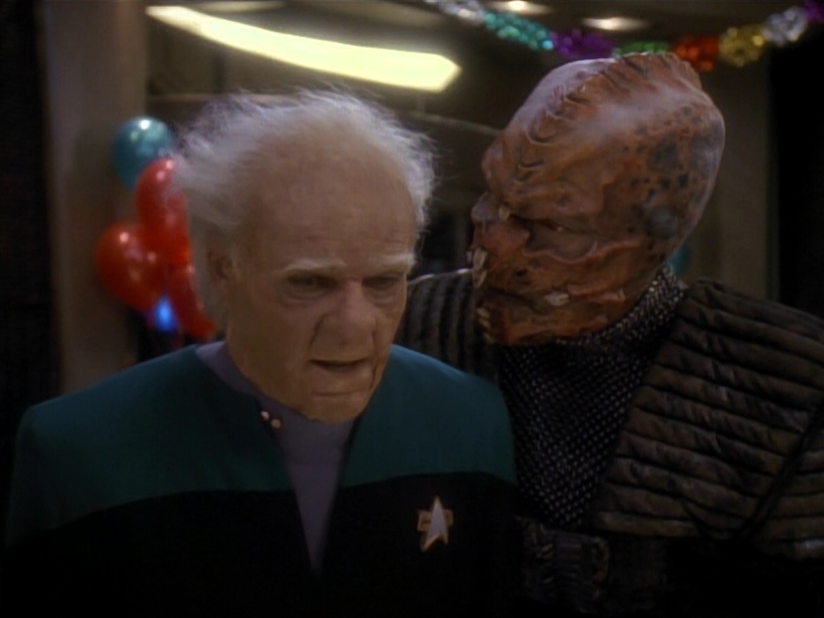 extant_StarTrek_DS9_3x18-DistantVoices_03327.jpg