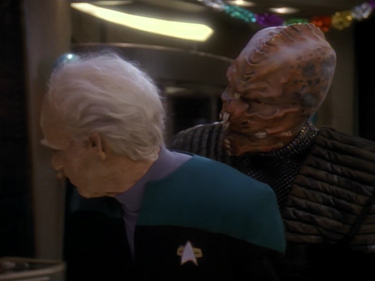 extant_StarTrek_DS9_3x18-DistantVoices_03328.jpg
